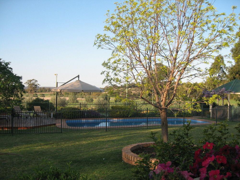Pericoe Retreat Bed & Breakfast Dubbo Ngoại thất bức ảnh